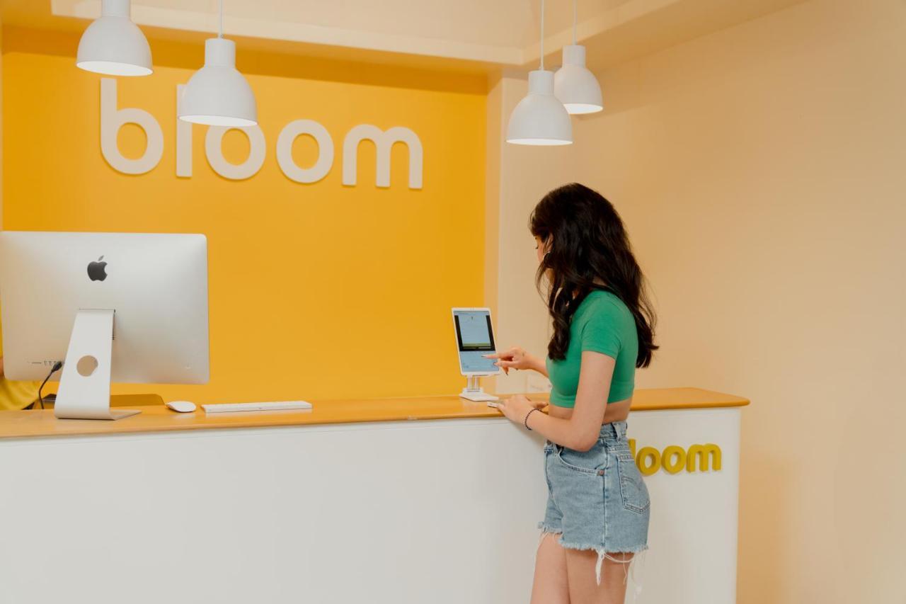 Bloom Hotel - Sector 62 Noida Kültér fotó